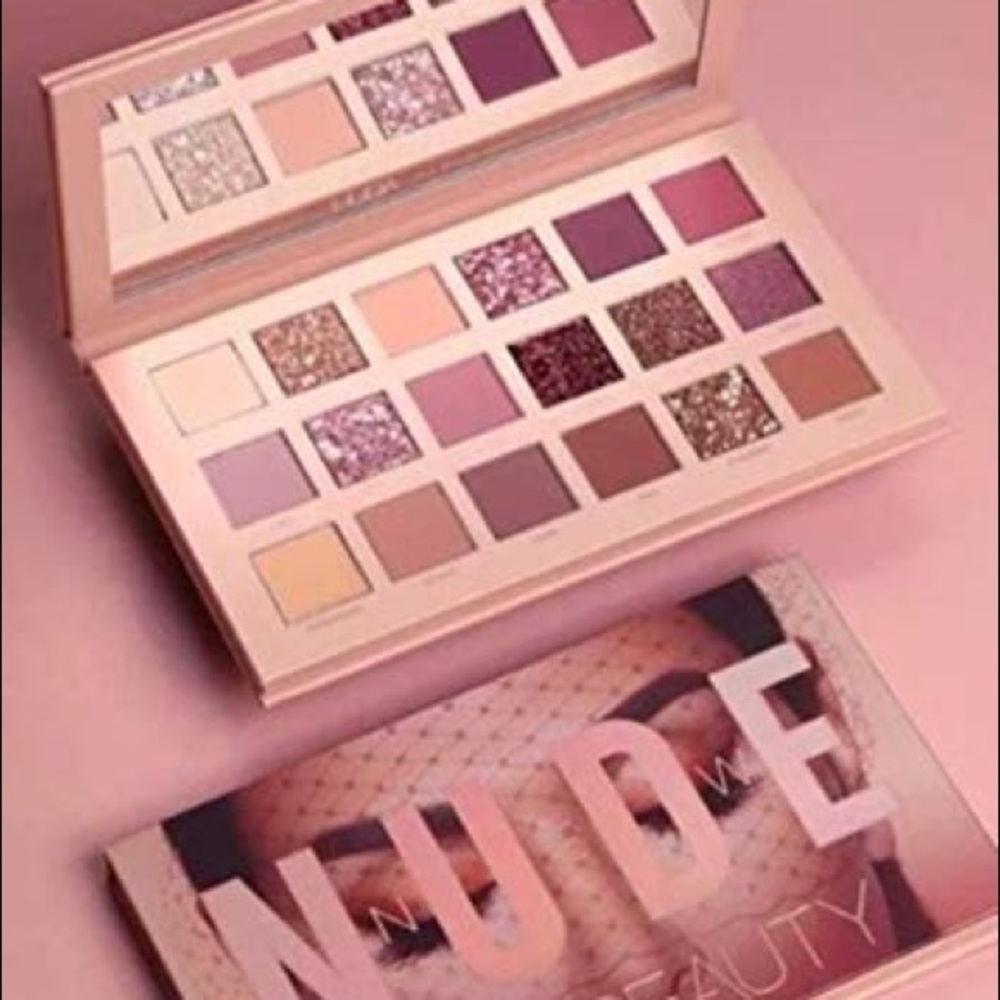 Huda Beauty Nude Eyeshadow palette